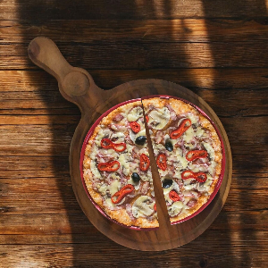 Serving board with handle